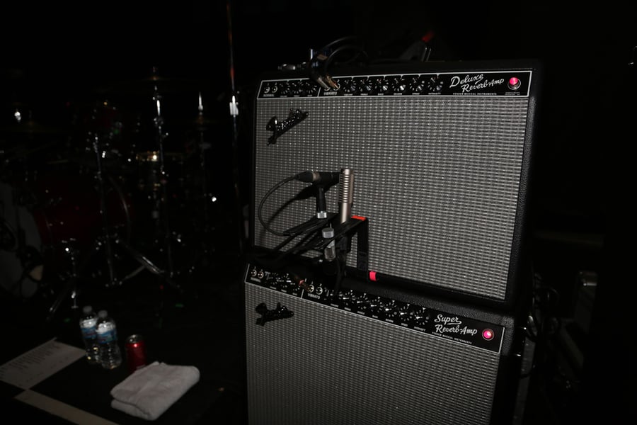 R-121 in front of Johnny Marr’s Fender Deluxe amp