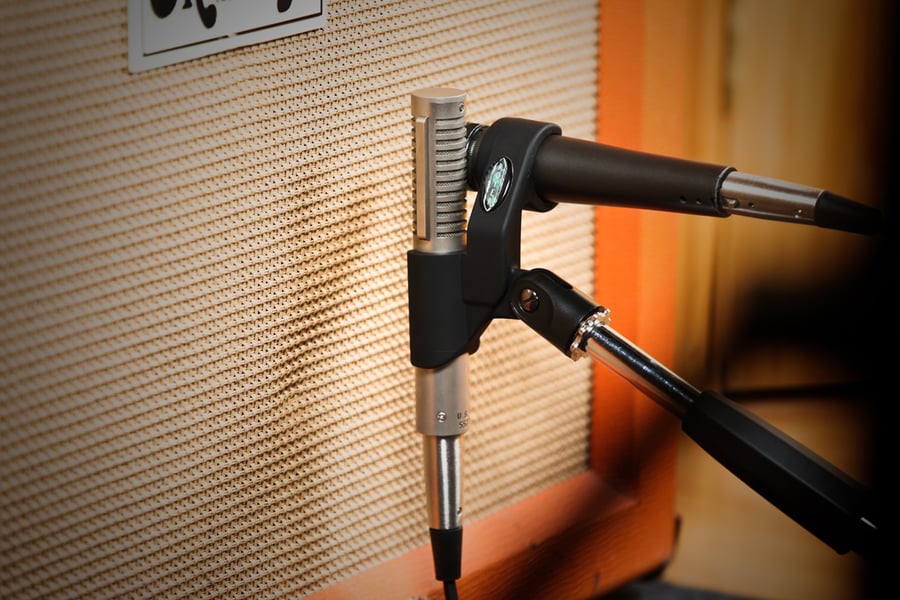 R-121 and SM57 held together in a Royer AxeMount dual mic clip
