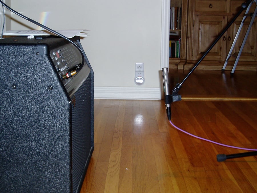 R-121 placed at a distance from a guitar cabinet