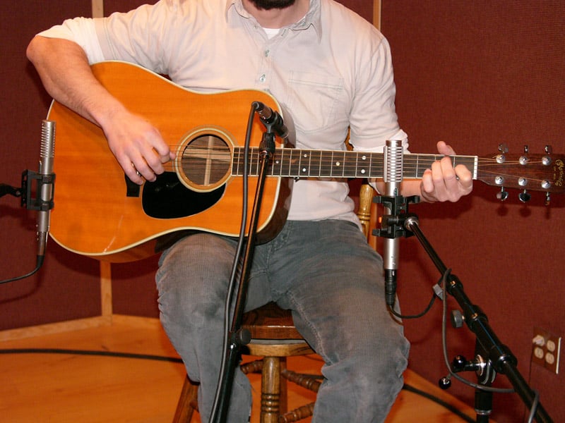 Wide spaced R-122s on acoustic guitar with a small diaphragm Mojave Audio MA-100 between them