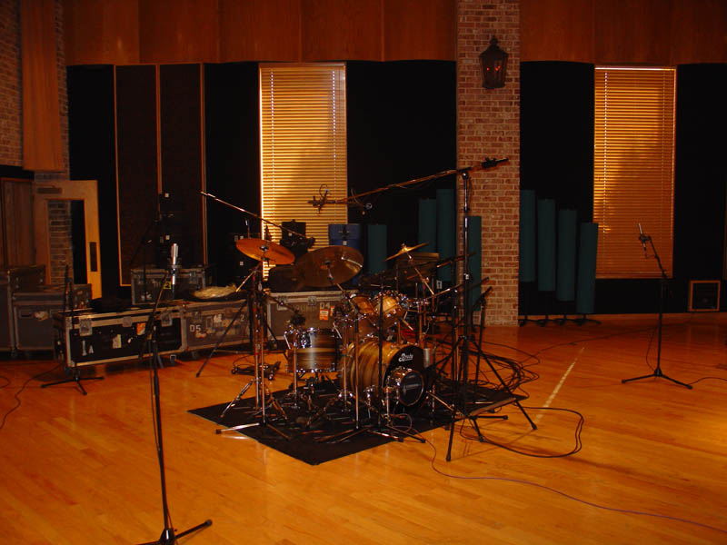 Drum kit in Chuck Ainlay’s studio with two R-122 room mics split wide in front