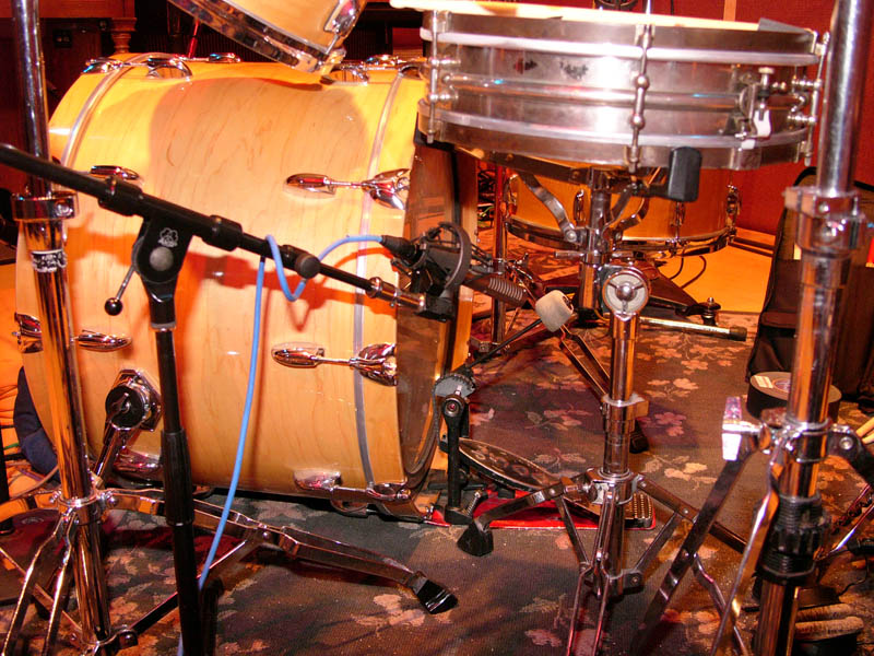 Second view of the under-snare ribbon mic, front facing the beater side of the kick drum