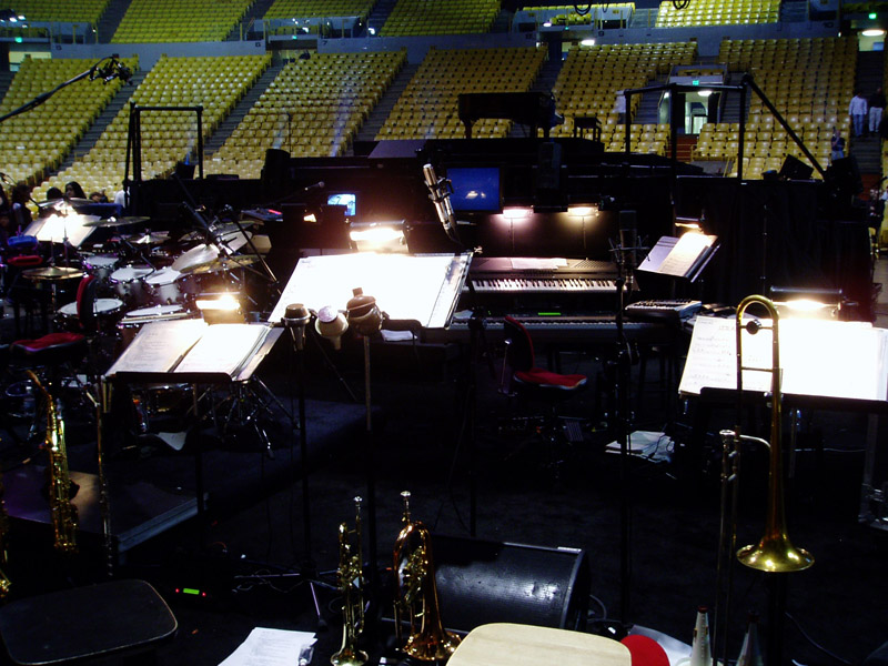 Single R-122 set up as a live trumpet mic for a Barry Manilow concert