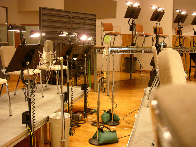R-122V ribbon mic placed behind the bassoon